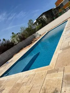בריכת שחייה סקימרים איכותית מבטון – פרויקט מבית א.ד בריכות שחייה