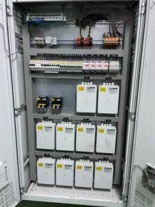 לוח חשמל לבריכת שחייה ציבורית גלישה איכותית מבטון – פרויקט מבית א.ד בריכות שחיה