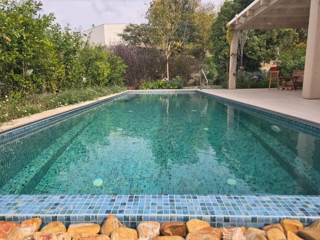 בריכת שחייה סקימרים איכותית מבטון – פרויקט מבית א.ד בריכות שחיה